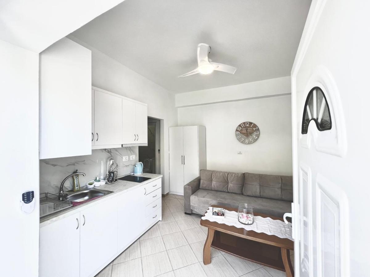 Propery Under Renovation Apartment Саранде Екстериор снимка